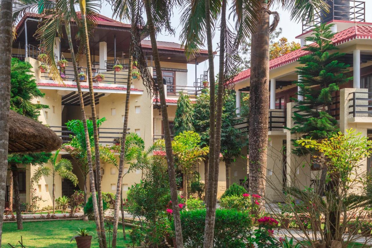 Royal Tiger Luxury Resort 4 Star Саураха Экстерьер фото