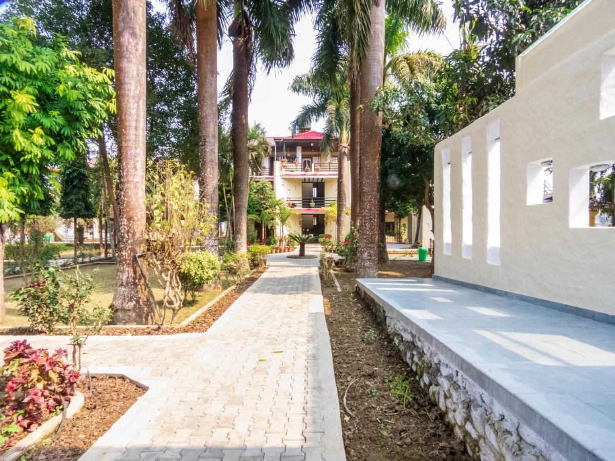 Royal Tiger Luxury Resort 4 Star Саураха Экстерьер фото