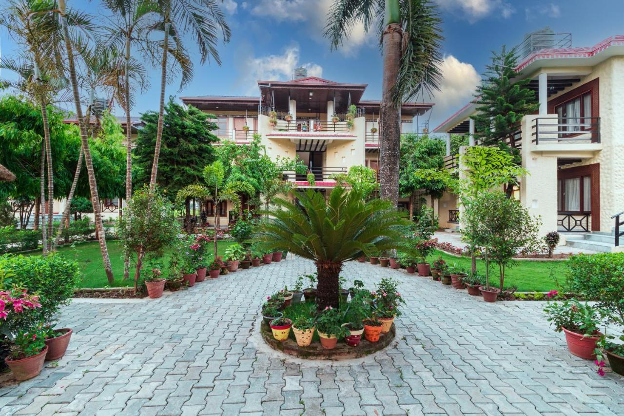 Royal Tiger Luxury Resort 4 Star Саураха Экстерьер фото