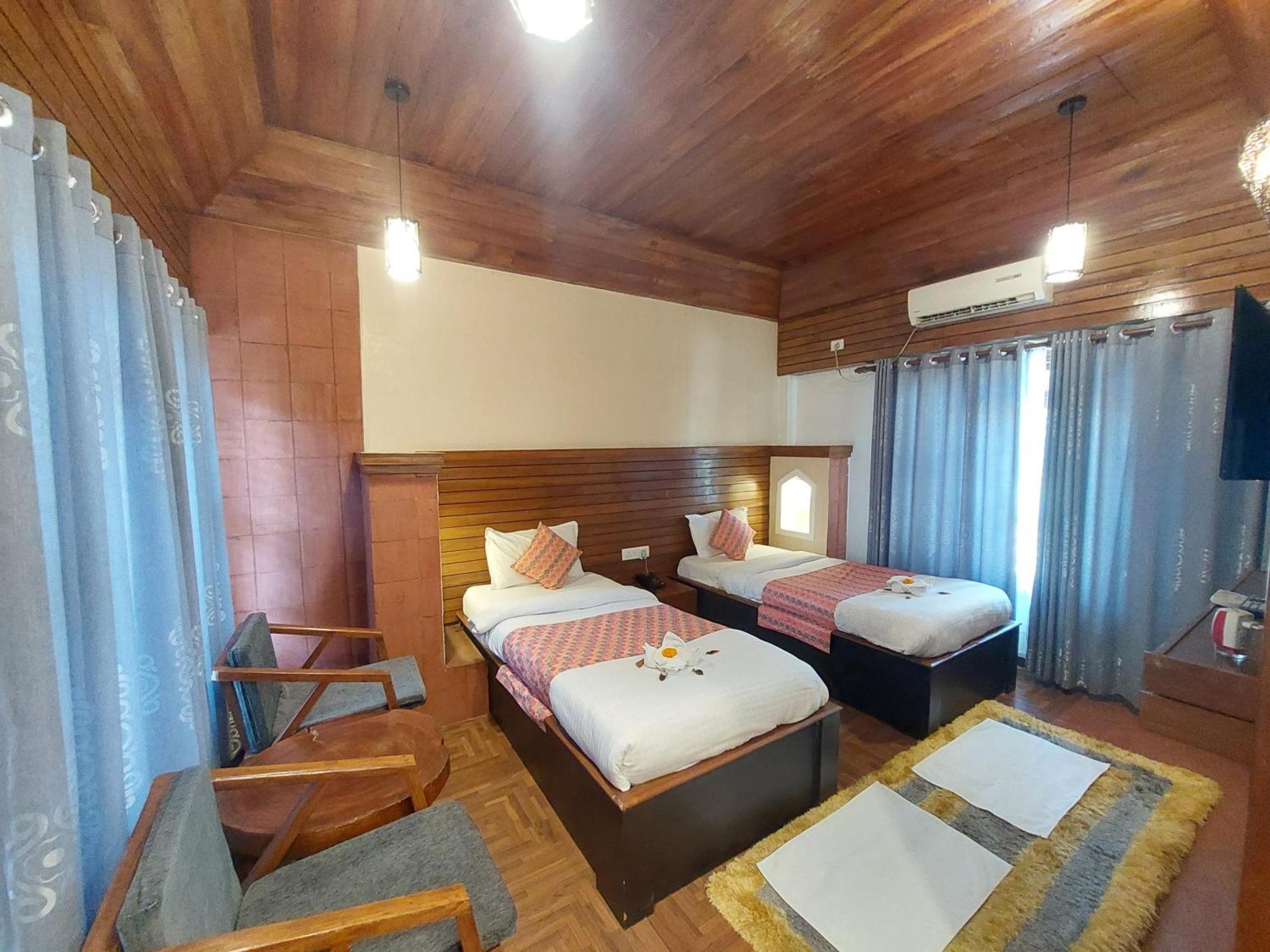 Royal Tiger Luxury Resort 4 Star Саураха Экстерьер фото