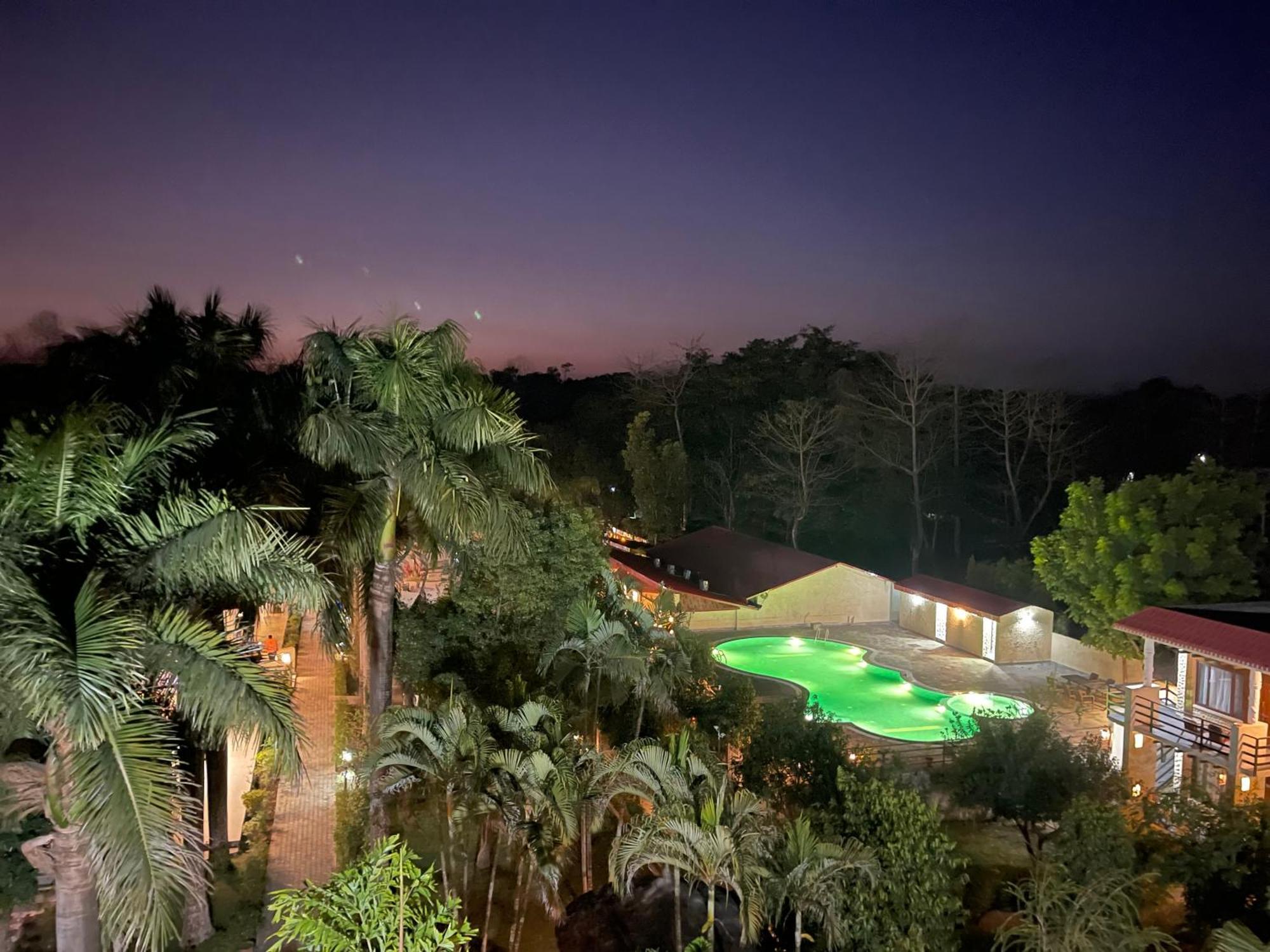 Royal Tiger Luxury Resort 4 Star Саураха Экстерьер фото