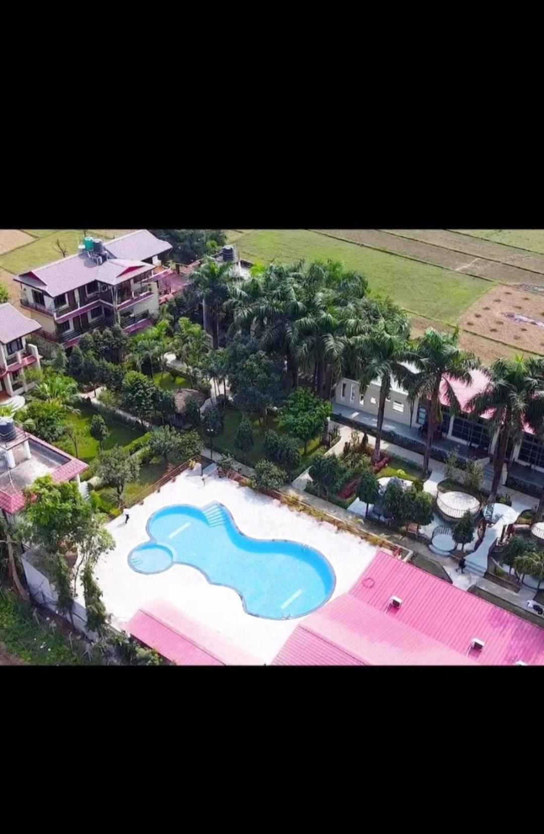 Royal Tiger Luxury Resort 4 Star Саураха Экстерьер фото