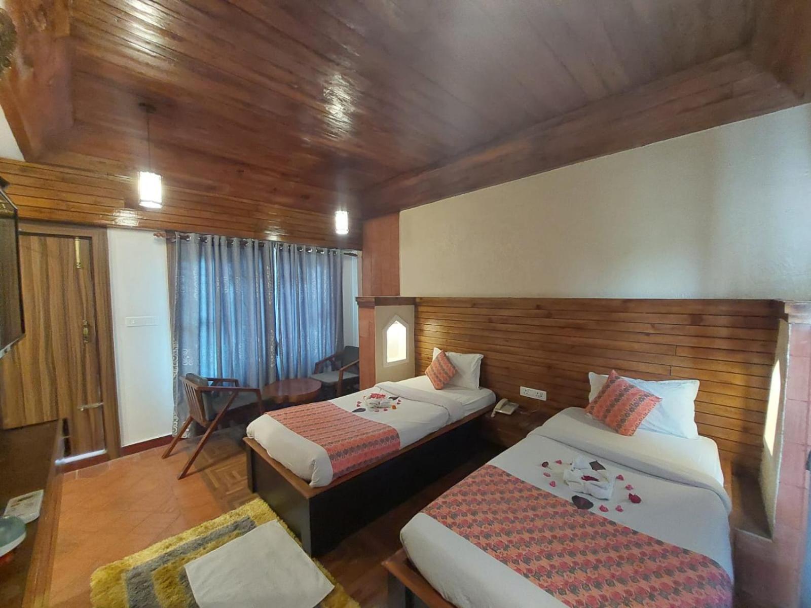 Royal Tiger Luxury Resort 4 Star Саураха Экстерьер фото